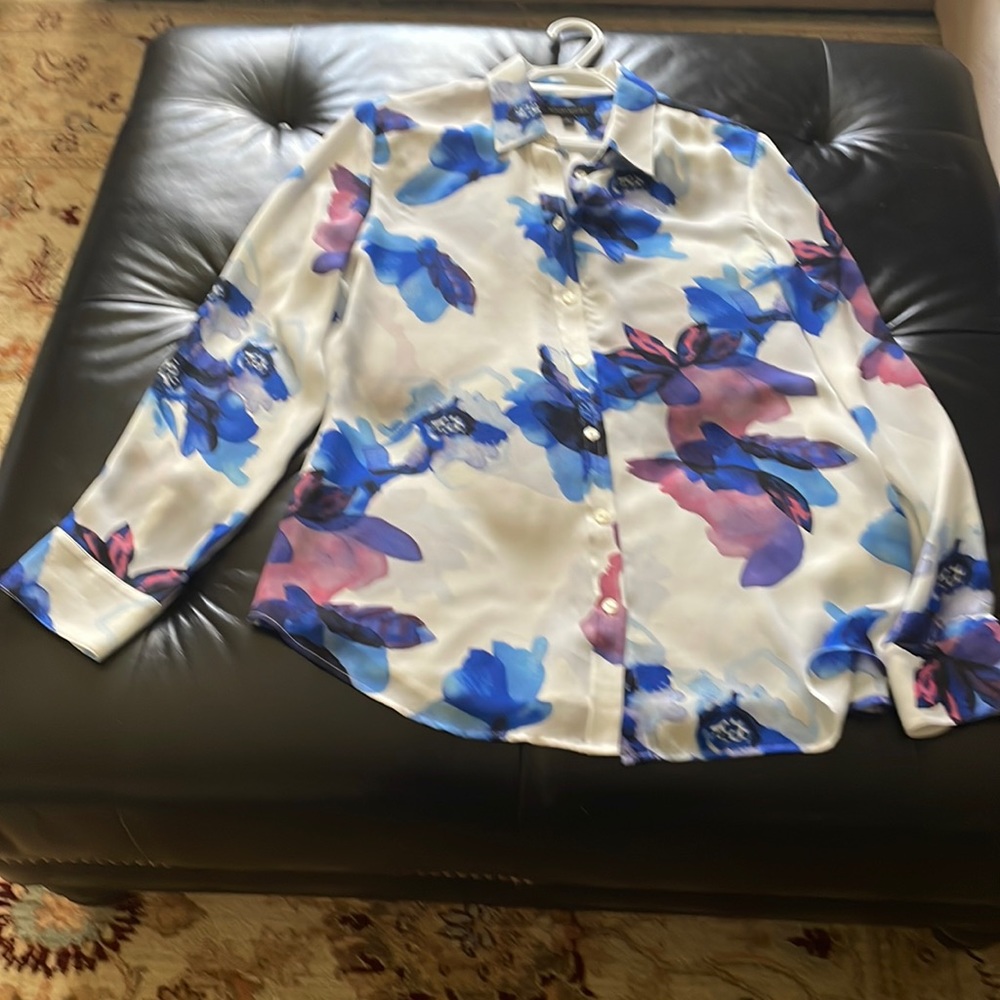 Banana Republic size large white with blue and pink flowers elegant blouse